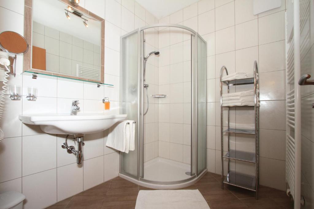 Adlerhof Apartment Sankt Leonhard im Pitztal Room photo